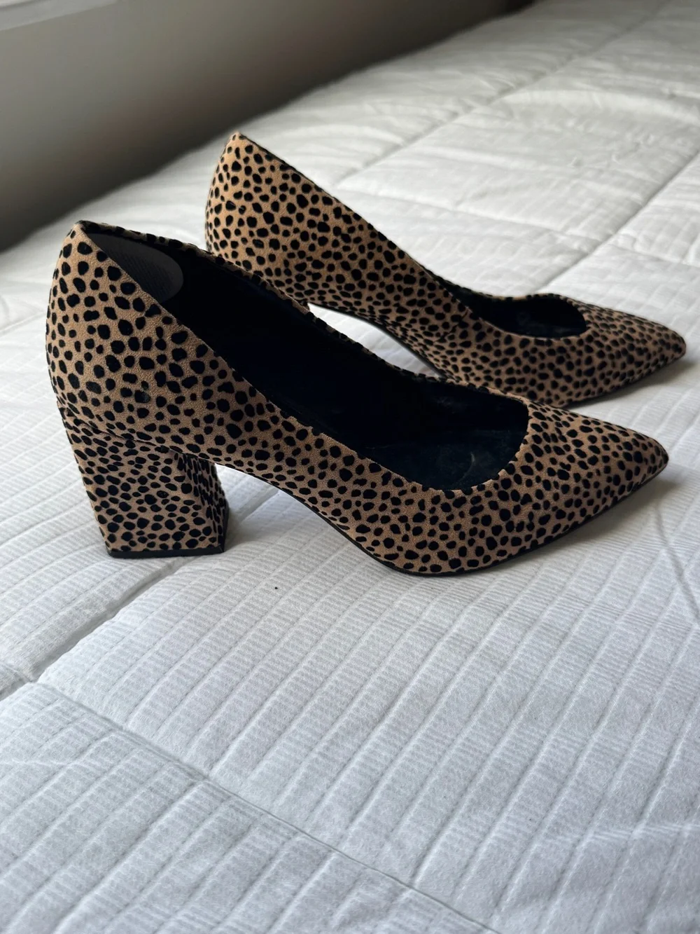 Sole Society cheetah print pointed toe block heels size 8